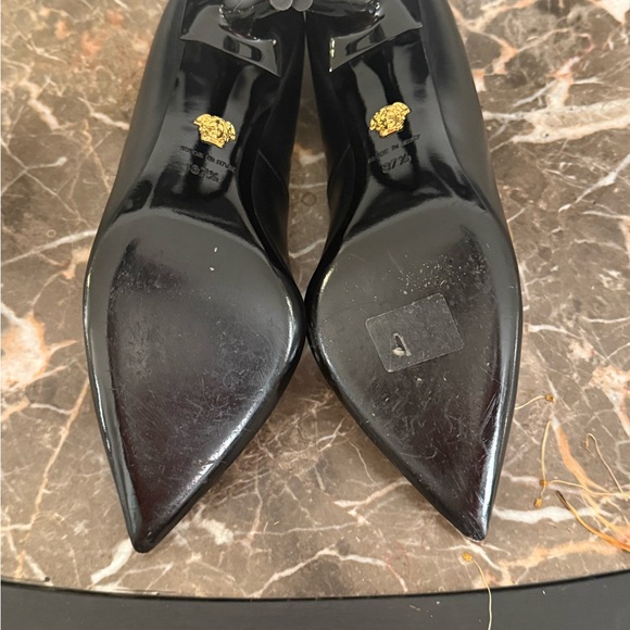 Versace Medusa Black and Gold Baroque Heels sz 37.5 EU 7.5US - Picture 4 of 6
